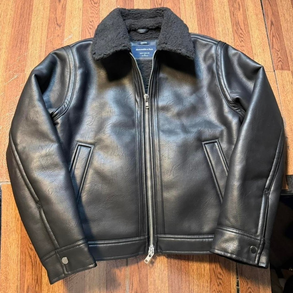 Abercrombie&Fitch Black Cropped Leather Sherpa Collar Leather Jacket Small